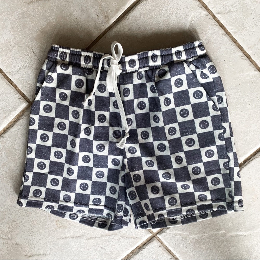 Asis • Graphic Shorts